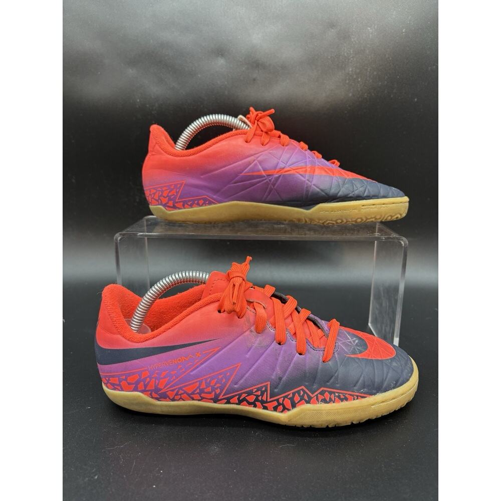 Nike Hypervenom Phelom IC Soccer Shoes Youth Size 2.5Y 749920-845